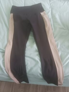 4 Womens Leggings Size Medium